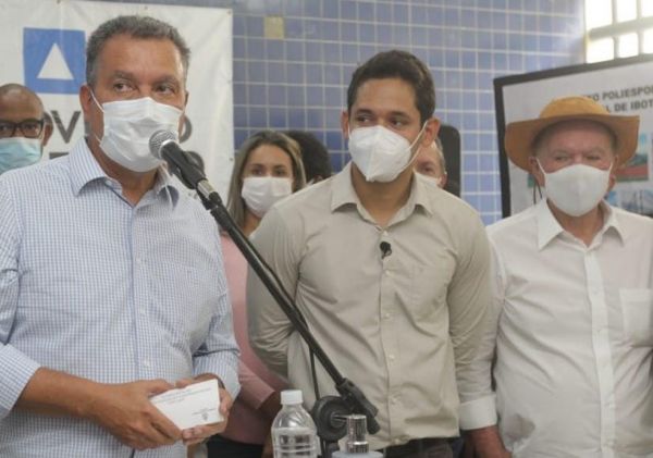 Está achando pouco quase 500 mil mortes, diz Rui após Bolsonaro defender desobrigação de mascaras