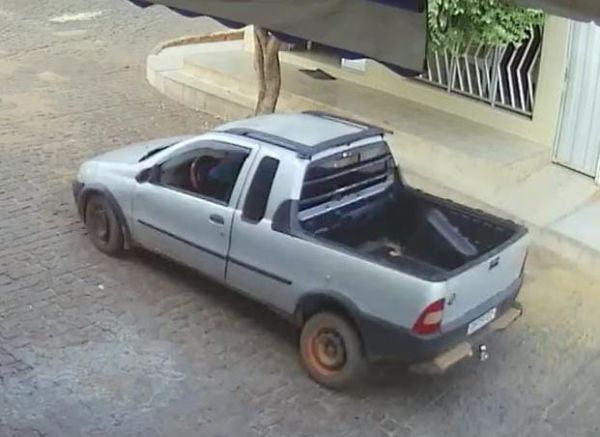 Caculé: Suspeito de furtar carro em Caculé é preso e veículo recuperado pela PM.