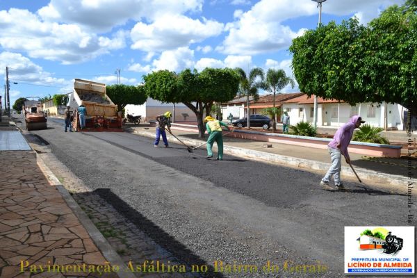 Licínio de Almeida: Governo Municipal Avança Com Pavimentação Asfáltica de  Ruas no Bairro do Gerais