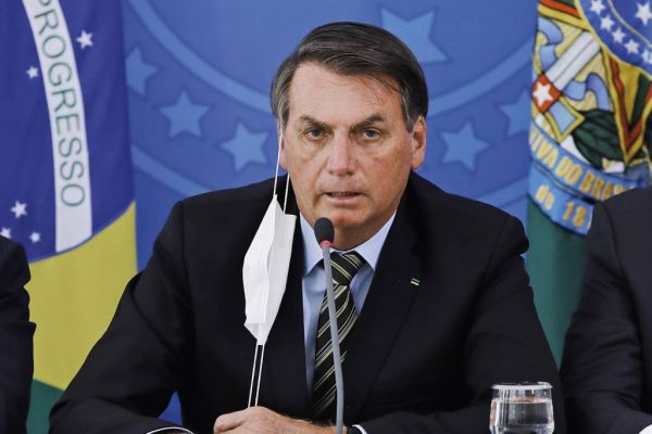 &#039;Não vai ter lockdown&#039;, diz Bolsonaro após Brasil registrar 4,2 mil mortes em um dia
