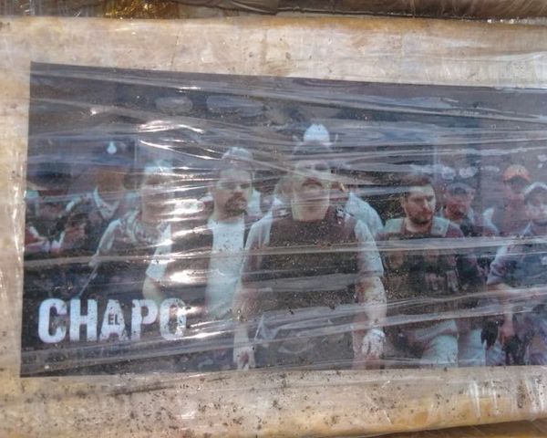 Polícia da BA apreende mais de 80 tabletes de cocaína; pacotes tinham foto de personagem da série &#039;E