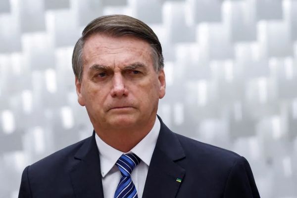 Bolsonaro consultou advogados que o aconselharam a sair do país antes de 1º de janeiro