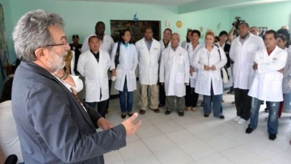 Coronavírus: &#039;Ansiosos para ajudar&#039;, médicos cubanos ainda aguardam convocação