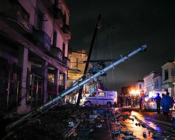 Tornado em Cuba deixa mortos e mais de 170 feridos