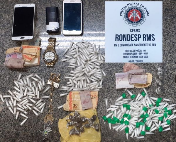 Simões Filho : Três suspeitos de tráfico são presos e 600 pinos de cocaína são apreendidos