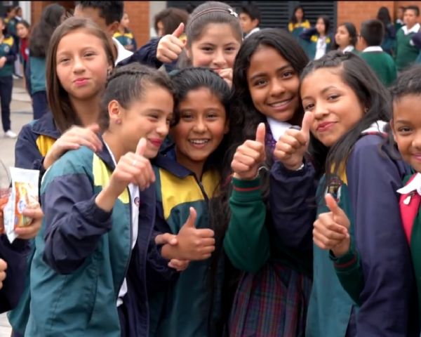 Colômbia ultrapassa Brasil em ranking de educação com foco em professores e avaliação de aprendizage