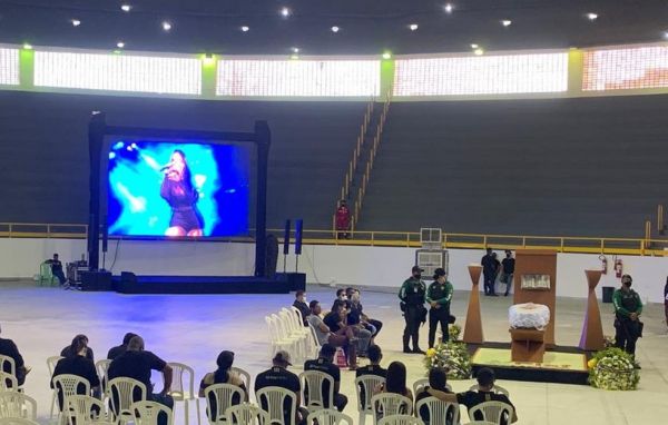 Corpo de Paulinha Abelha é velado em Aracaju; segundo velório aberto está marcado para sexta em Simã