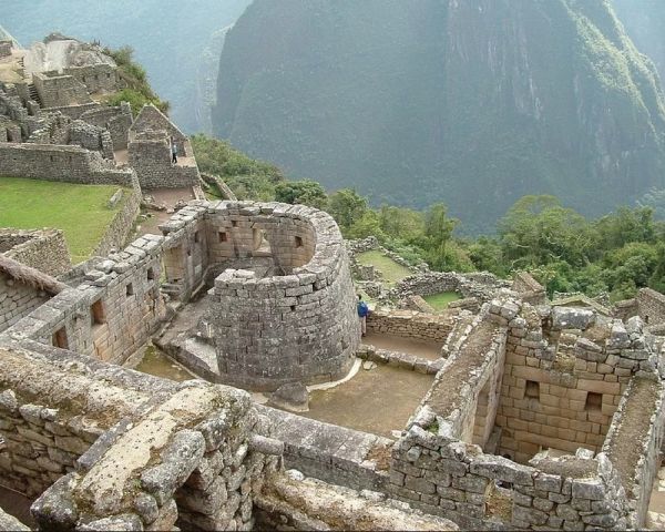 Polícia peruana prende brasileiros por defecarem em área sagrada de Machu Picchu