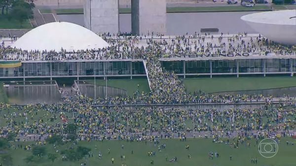 Terrorismo em Brasília: punição rápida pode evitar contágio global da extrema-direita