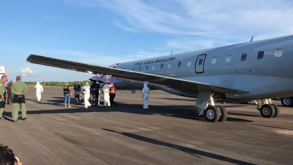 Pacientes com Covid são transferidos de Manaus para Natal
