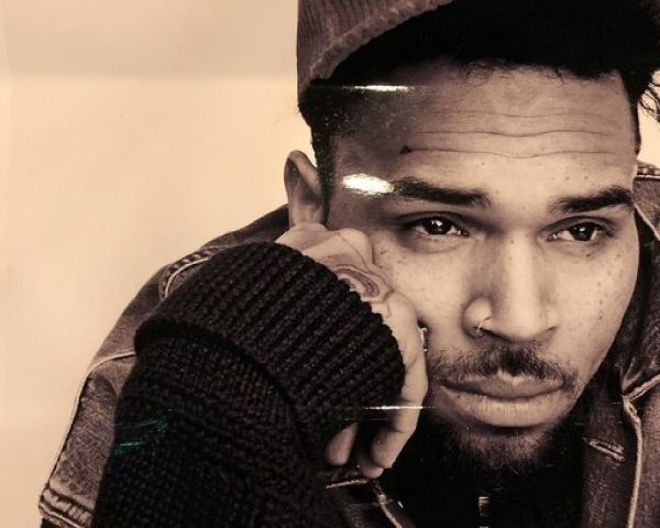 Chris Brown é preso em Paris após acusação de estupro