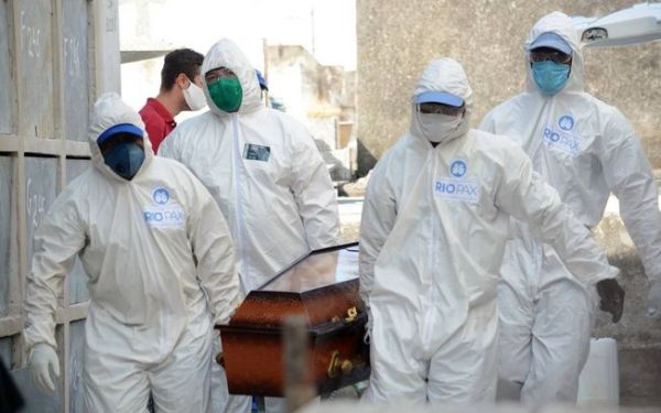 Brasil registra 1.726 mortes em 24 horas e bate novo recorde na pandemia; total chega a 257,5 mil