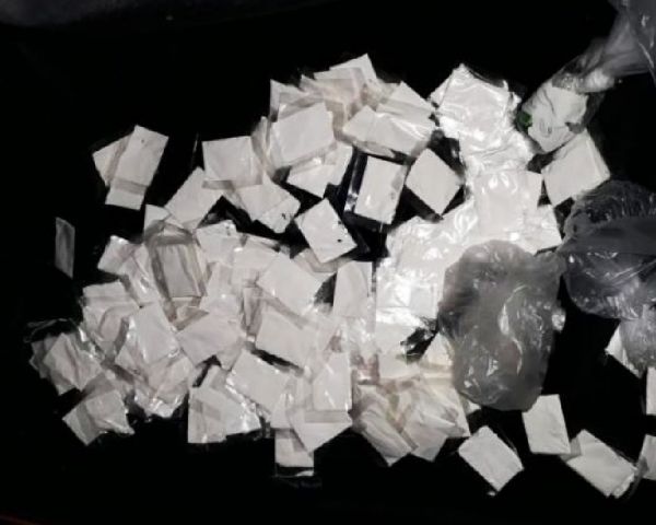 Guajeru: Polícia prende suspeito com papelotes de cocaína que seriam comercializados na região