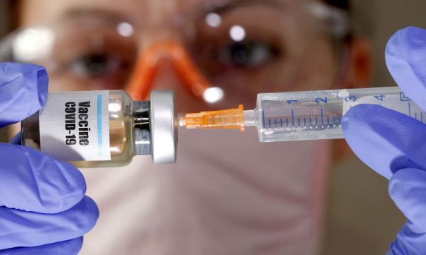 AstraZeneca vai investigar uso combinado de sua vacina para Covid-19 com a Sputnik V, da Rússia