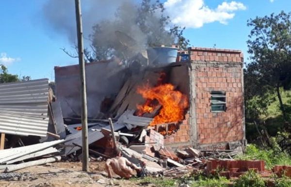 CRIME BÁRBARO: Homem ateia fogo em casa com os três filhos dentro na zona rural de Pindaí