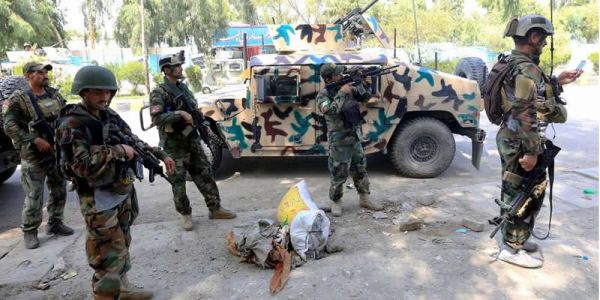 Forças afegãs cercam prisão tomada pelo Estado Islâmico; centenas de presos fogem