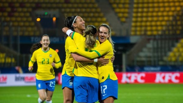 Brasil permite reação do Canadá no segundo tempo e se despede do Torneio da França com empate