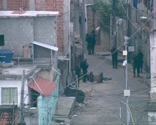 Polícia Militar apreende drogas no Complexo da Penha, na Zona Norte do Rio