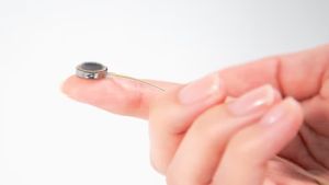 1º implante de chip cerebral em humano; entenda como ele funciona