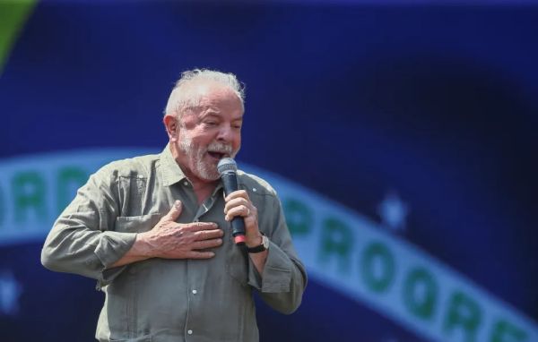 Eleito, Lula diz que é hora de &#039;restabelecer a paz entre os divergentes&#039; e que vai governar para tod