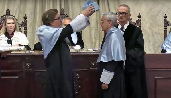Caetano Veloso recebe título &#039;doutor honoris causa&#039; pela Universidade de Salamanca, na Espanha