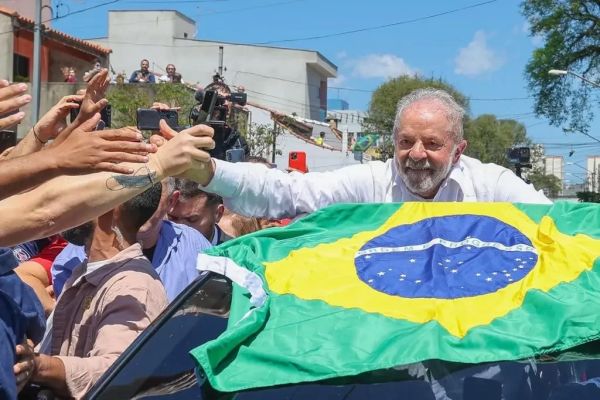 Zelensky, Biden, Sunak, Scholz, Macron: líderes internacionais cumprimentam Lula por vitória.