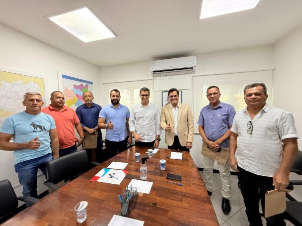 Prefeito Deusdedit Carvalho cumpre agenda em Salvador em busca de melhorias para Jacaraci.