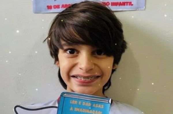 Cacul&eacute; se despede do garoto Jo&atilde;o Gabriel Mesquita Lacerda, de 12 anos