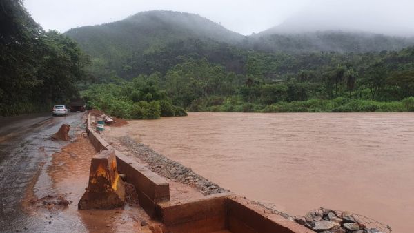 Famílias são retiradas de casa após elevação do nível do Rio Paraopeba em Brumadinho