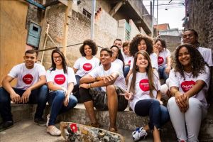 Instituto oferece 4.500 vagas em curso gratuito de capacitação profissional para jovens na Bahia.