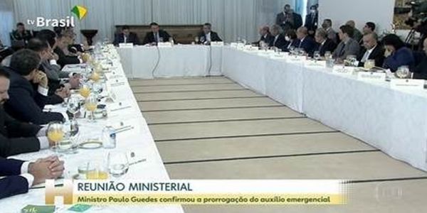 Guedes confirma prorrogação por dois meses do auxílio emergencial