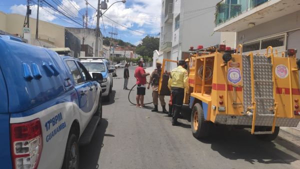 Guanambi.: Carregador de celular explode e quarto pega fogo, três pessoas são levadas ao hospital