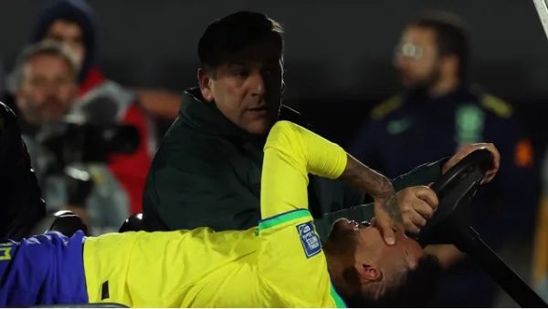 Brasil perde para o Uruguai, cai na tabela e vê Neymar sair machucado