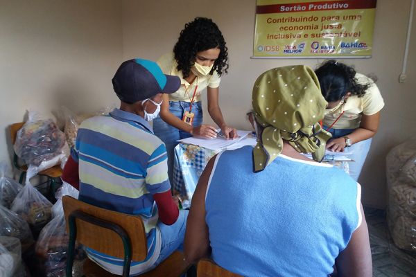 Cesol Sertão Produtivo distribuirá três mil cestas básicas e três mil máscaras para famílias carente