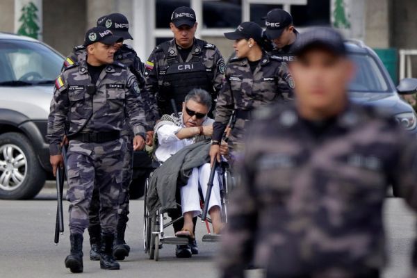 Senador colombiano diz que ex-chefe das Farc tentou se suicidar na prisão