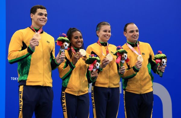 Revezamento herda bronze, e Brasil conquista 10ª medalha na natação em Tóquio