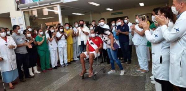Hospital referência em Covid no Rio dá alta ao último paciente com a doença e zera internações