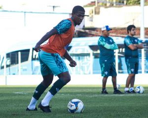 Após estreia relâmpago, Léo Baiano tem desafio de se manter no time titular do Papão