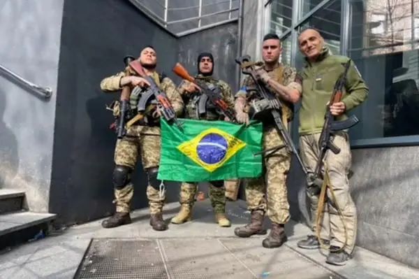 Fotos de voluntários brasileiros na Ucrânia facilitariam ataques russos