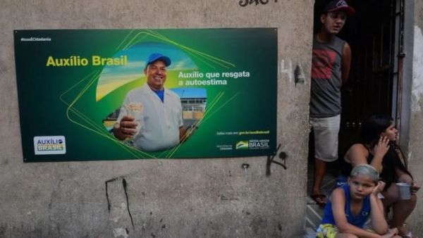 Bolsonaro furou teto de gastos em R$ 795 bi em 4 anos de governo