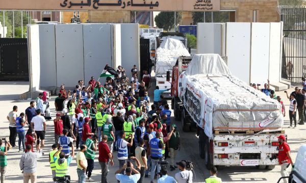 Ajuda humanitária é interrompida em Gaza após caos e mortes