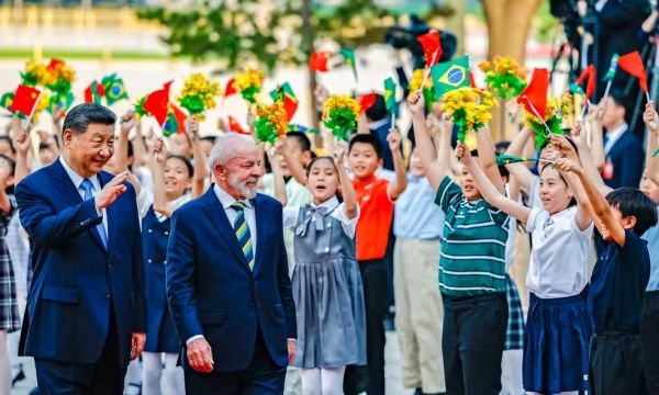 &#039;Relação entre Brasil e China nunca foi tão necessária&#039;, diz Lula em Pequim ao lado de Xi Jinping