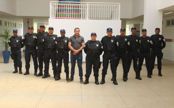 Seguran&ccedil;a Refor&ccedil;ada: Prefeitura de Lic&iacute;nio de Almeida Investe em Novo Fardamento e Equipamentos para
