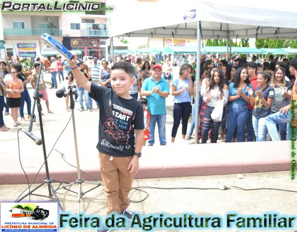 Licínio de Almeida: Secretaria Municipal de Agricultura Realiza a Feira da Agricultura Familiar.