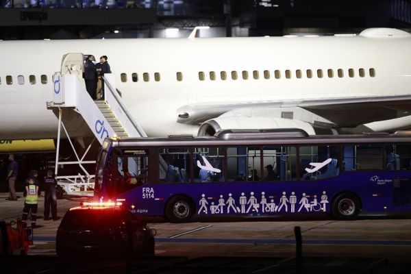 Aeronave da For&ccedil;a A&eacute;rea dos EUA: veja o que se sabe e o que falta esclarecer sobre avi&atilde;o que pousou