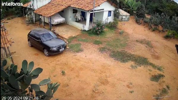 Caculé: Polícia Militar recupera carro que foi furtado em distrito próximo a Várzea Grande