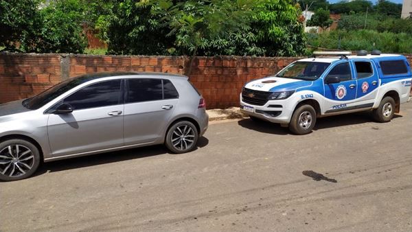 Urandi.: PM apreende veículo furtado e prende condutor por receptação