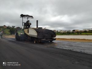 Licínio de Almeida.: Lagoa Gado Bravo Começa Receber Pavimentação Asfáltica e Obra Continua a Todo..