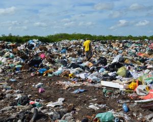 Feto é encontrado em aterro sanitário no sudoeste da Bahia