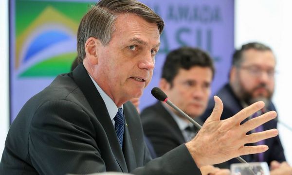 Procuradores veem indícios de crime de Bolsonaro, mas ainda buscam identificar interesse dele na PF